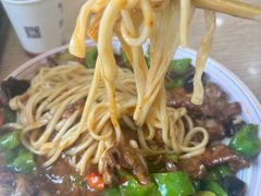 -歹歹的加个面过油肉拌面