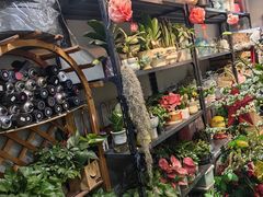 -何兮花店·气球派对鲜花店(马桥银春路万科城店)