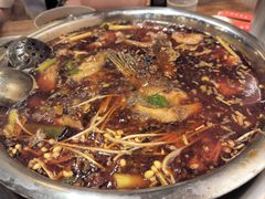 -肖肖酸萝卜鱼火锅(总店)