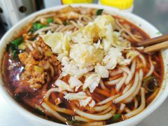 -珀玉莲花白米线店