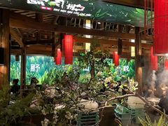 -野山舂·贵州现舂酸汤火锅(鸿通城店)