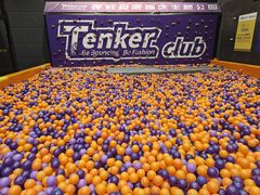 -Tenker Club弹刻极限主题公园 · 蹦床 · 团建 · 生日派对(大关店)