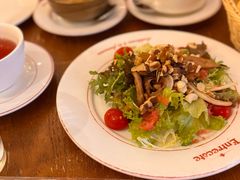 烤辣肉肠鲜鱿鱼柚子沙律-Entrecôte 法国牛扒馆(保利·时光里店)
