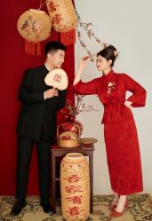 -喜爱高定婚纱摄影