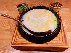 蒙自过桥米线-麦麦山云南菜(复地活力城店)