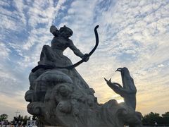 -巴陵广场