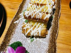 菠萝油条虾-觅山云南菜(泊富ICITY店)