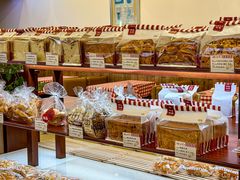 -红宝石·鲜奶小方·海派西点房(南丹店)