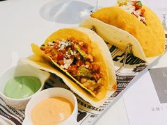 墨西哥烤鸡肉沙拉和玉米脆饼-Deer Park鹿园西餐(仁恒置地广场店)