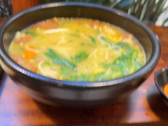 -银米·云南传统过桥米线(双廊黑金冠店)
