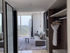 -大连星海皇冠假日酒店