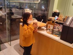 -星巴克(西藏路店)
