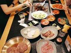 -臻牛烤肉