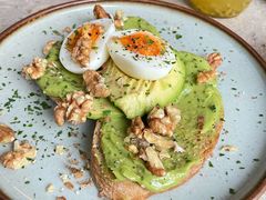 牛油果煮蛋吐司-RAC BAR(安福路店)