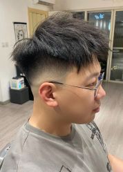 -15C7 男士理发馆 烫染专业店