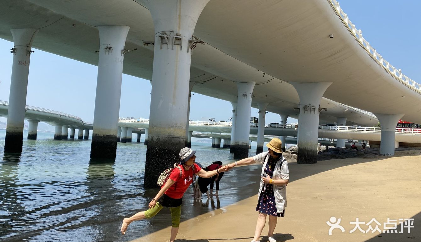 演武大桥观景台之光影秀