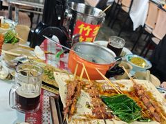 -刘姐啤酒鱼民族演艺餐厅(西街总店)