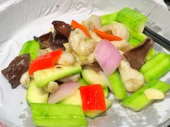 巴鱼炒胜瓜-飞尝蚝·顺德菜·鱼生(顺德总店)