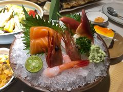 三文鱼刺身-小句号·精致料理(江南环球港店)
