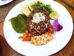 -Chom Cafe and Restaurant