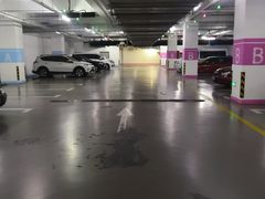 -新世界新丸中心-地下停车场