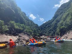 -安吉龙王山峡谷漂流