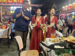 -刘姐啤酒鱼民族演艺餐厅(西街总店)