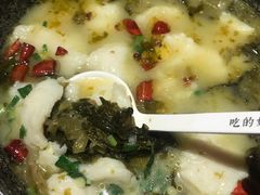 -渝是乎酸菜鱼(龙旗购物中心店)