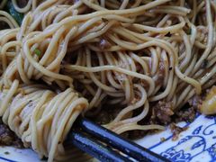 -渝之汇牛肉豌杂面