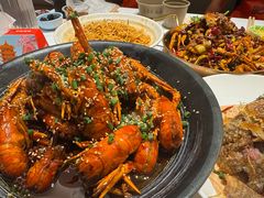 -肥肥虾庄·金牌油焖大虾(汉口城市广场店)