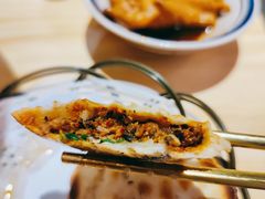梅干菜鲜肉小烤饼-爬山街·衢州烤饼小卖铺(高新万达店)