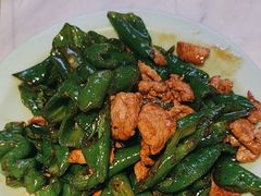 -老街烧烤大排档·地道湖北菜·龙虾馆(汉口火车站店)