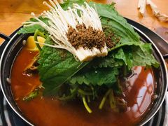 土豆排骨火锅-喇喇排骨火锅·传统韩式脊骨汤(望京西园总店)