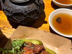 -老牌坊云南鱼豆花火锅(爱建店)