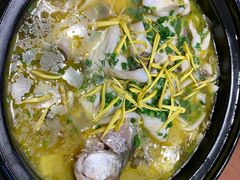 -老滇山寨•云南特色菜•地方菜•民族风情歌舞表演(金碧店)