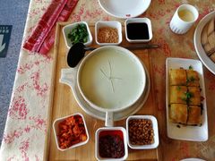 绿豆花-九头鸟酒家(东高地店)