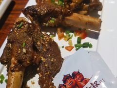 苏尼特金质烤羊排-三个蒙古大叔羊肉串(大宁店)