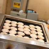 一出炉就秒没！现场制作的麻酱烧饼！