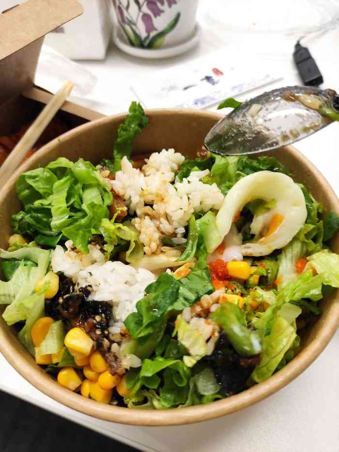 一喜61日式拌饭-"点了个鸡胸肉鱼籽拌饭,原味的.味道太淡了.