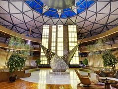 -上海滴水湖皇冠假日酒店