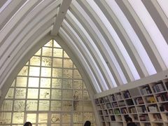 -钟书阁(松江泰晤士小镇店)