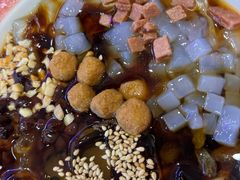 -爆炸头阿姨小四川正宗川味小吃(无任何分店)