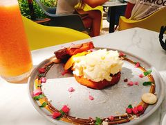 -The Sunny Side Cafe Station 1