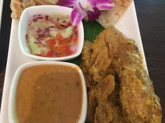 -Chom Cafe and Restaurant