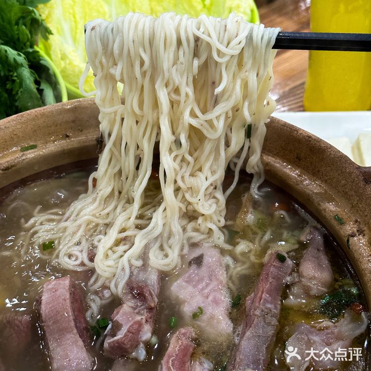 杭州西湖边的烟火气,贴胃的一郭羊肉炉