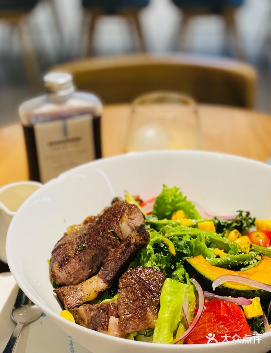 奎克咖啡Cuiqu(晶品店)意式西冷牛肉色拉图片