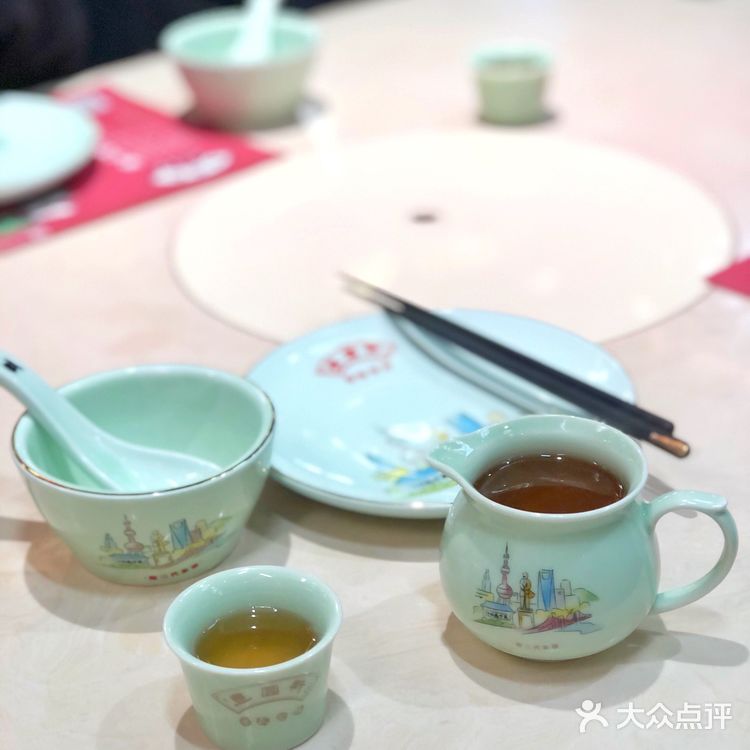 中山公园又现排队王，正宗广式茶点，现点现蒸，口味很嗲