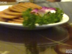 酱汁酿莲藕&nbsp;很一般&nbsp;酸甜冰的口感-金騰閣·经典粤菜(汾江中路店)