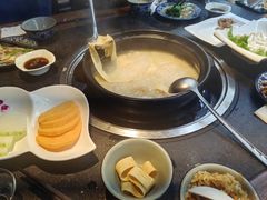 -大匠工房古船木艺术餐厅·猪肚鸡专门店(长白仙岛店)
