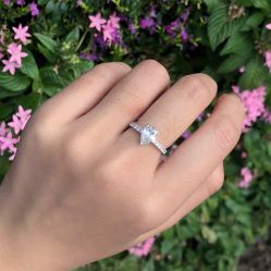 -威德钻石-克拉钻大本营(南京东路店)